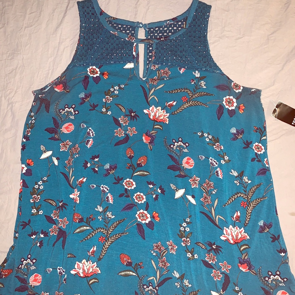 Torrid sleeveless Floral blouse Size 0x